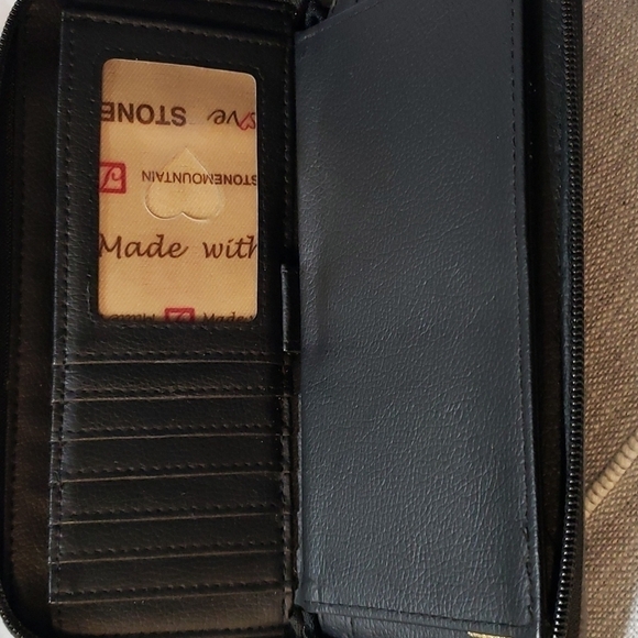 Stone Mountain Wallet Purse - Picture 8 of 13